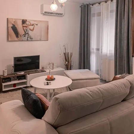 2 Luxury Apartment *